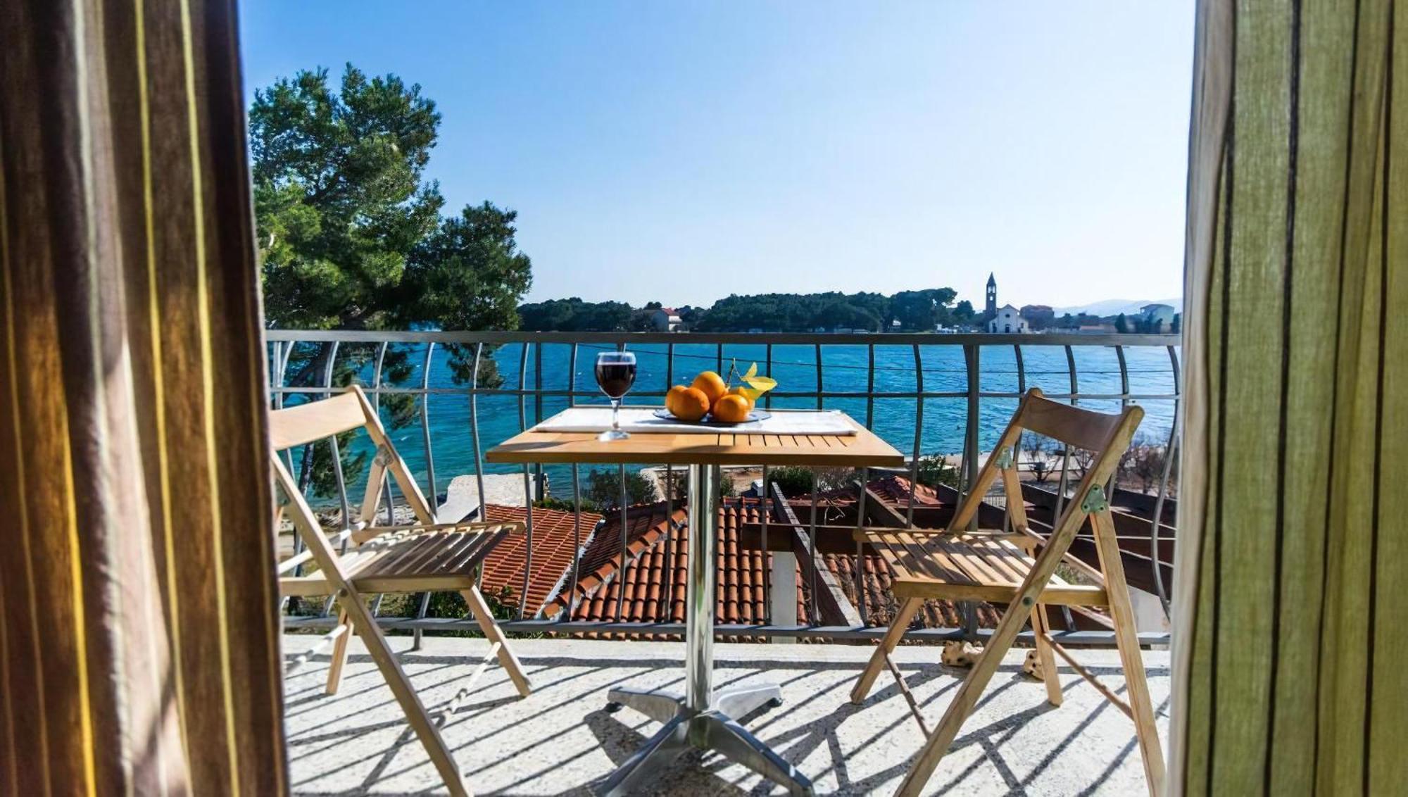 Apartment Mit Herrlichem Meerblick Pasman